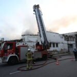 fuego-en-oviedo-por-crisis-laboral-que-amenaza-250-familias