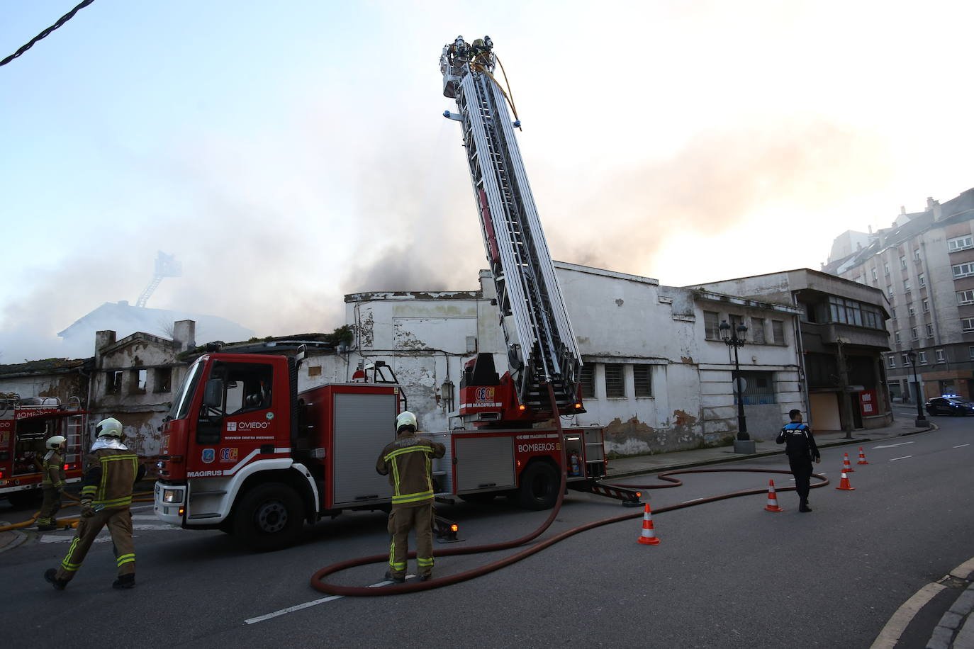 fuego-en-oviedo-por-crisis-laboral-que-amenaza-250-familias