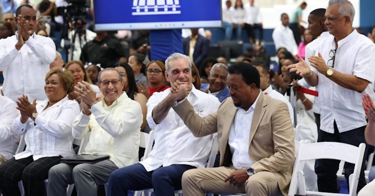 pedro-martinez-destaca-que-tras-tocar-las-puertas-de-varias-gestiones-de-gobierno-el-presidente-abinader-fue-el-unico-que-apoyo-el-proyecto
